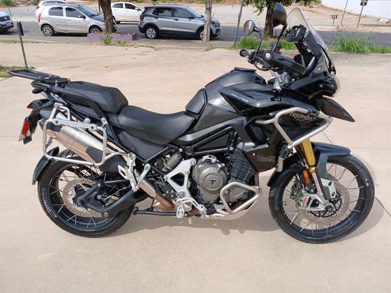 TRIUMPH TIGER 1200 BLACK EDITION TRIUMPH TIGER 1200 BLACK EDITION